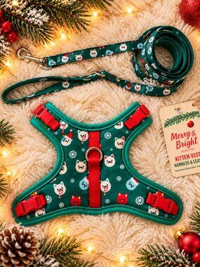 Christmas small pet Harness & Leash Set – Merry & Bright – New With Tags
